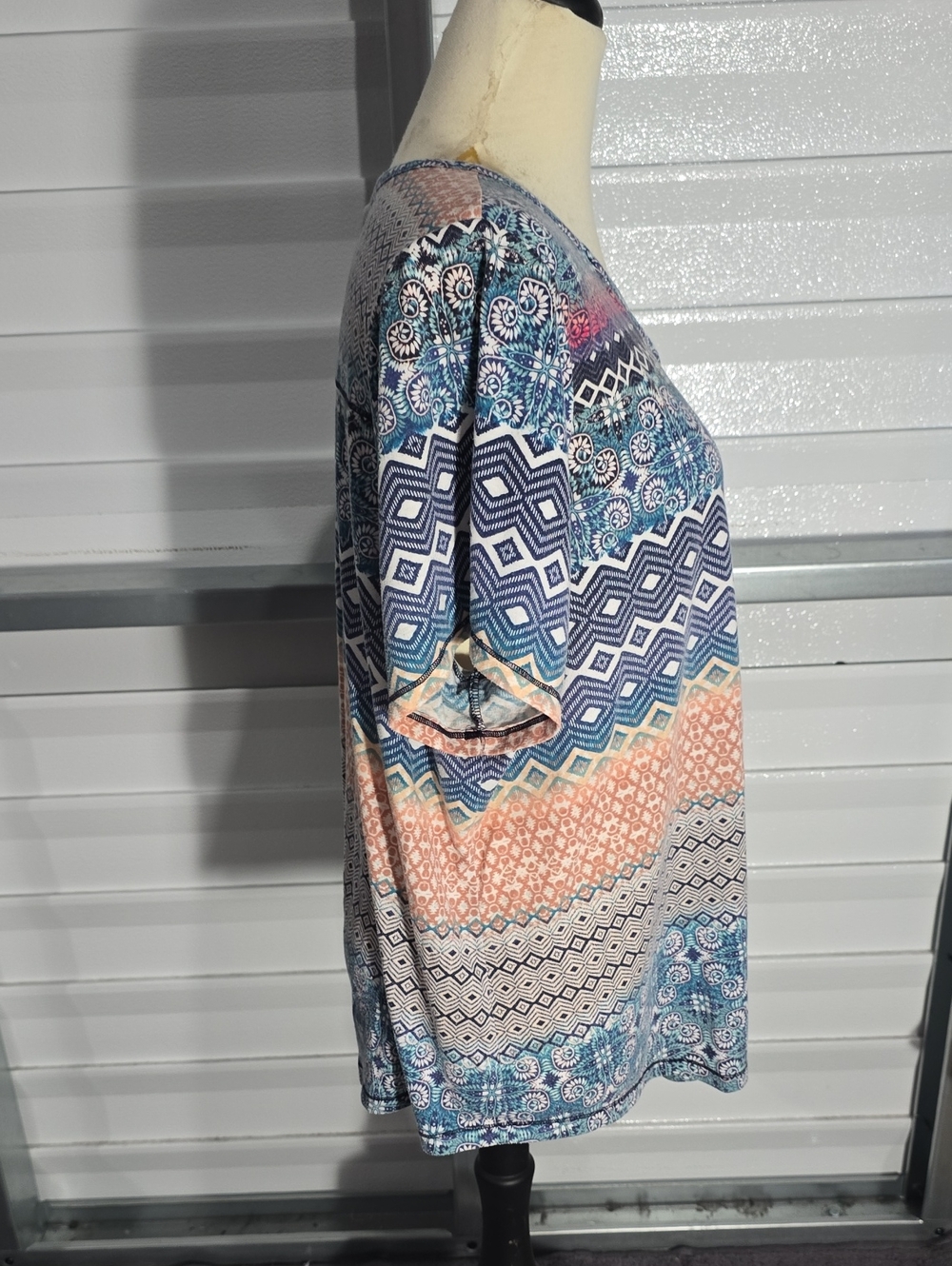 St. John's Bay Blue and Peach Multicolor Crisscross V-Neck Short Sleeve Top 2X - Picture 4 of 12